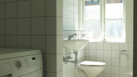 Center - Studio - Close To The King: Badeværelse