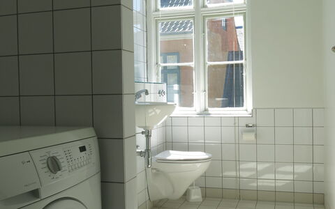 Center - Studio - Close To The King: Badeværelse