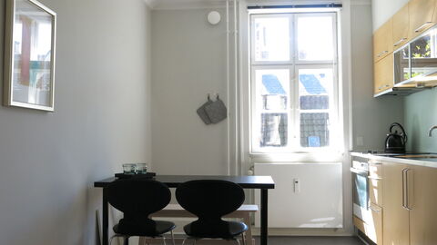 Center - Studio - Close To The King: Frokostlokale, Køkken