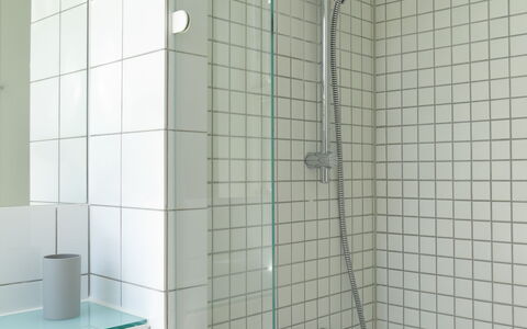 Center - Studio - Close To The King: Badeværelse