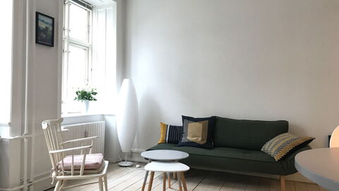 Vesterbro - 2 Bedrooms - Close Tivoli: Frokostlokale, Stue