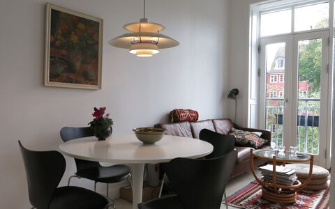 Christianshavn - Studio - Space For 2: Frokostlokale, Køkken, soveværelse, Stue