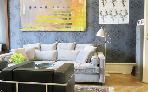 Center - Close To The King - The Marble Church: Stue