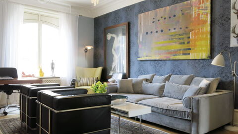 Center - Close To The King - The Marble Church: Stue