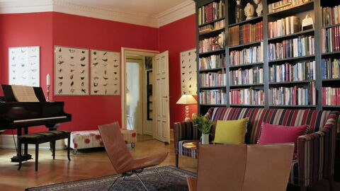 Center - Close To The King - The Marble Church: Stue