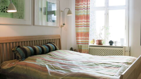 Center - Close To The King - The Marble Church: soveværelse