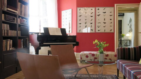 Center - Close To The King - The Marble Church: Stue