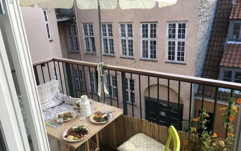 Center - Close To The King: Altan / terrasse / gårdhave, Udvendige