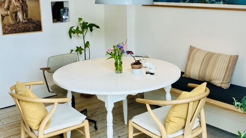Center - Close To The King: Frokostlokale