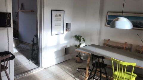 Center - Close To The King: Frokostlokale