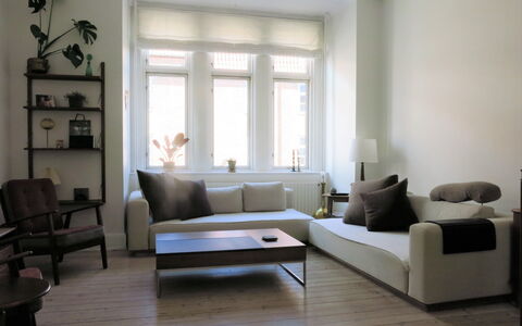 Østerbro - Perfect For Family - 2 Bedroom: Stue