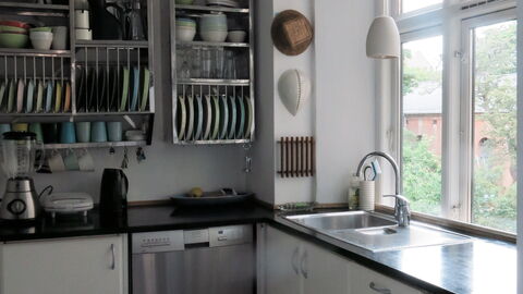 Cozy Area - Super Location - Balcony: Køkken