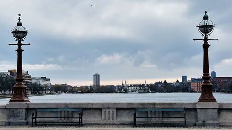 Cozy Area - Super Location - Balcony: Udendørs