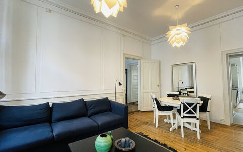 Center-inner City-2 Bedrooms-close To Everything