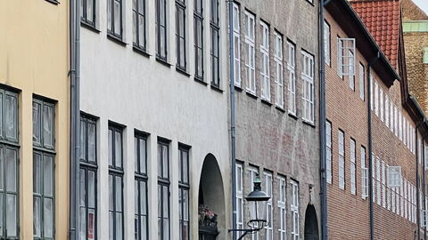 Center-inner City-2 Bedrooms-close To Everything