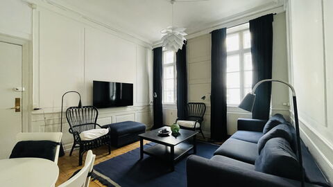 Center-inner City-2 Bedrooms-close To Everything