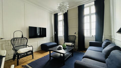 Center-inner City-2 Bedrooms-close To Everything