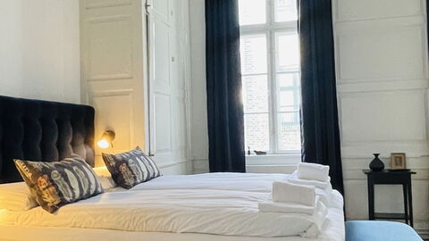 Center-inner City-2 Bedrooms-close To Everything