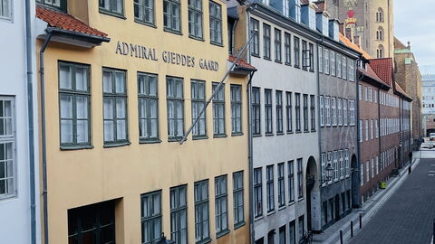 Center-inner City-2 Bedrooms-close To Everything