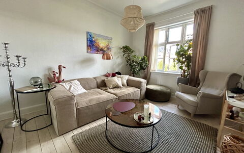 Østerbro-1 Bedroom-2 People-close To Metro: Stue