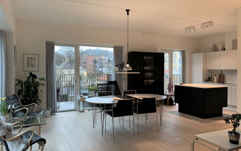 Frederiksberg - Carlsberg City - 2 Bedrooms: Frokostlokale, Køkken