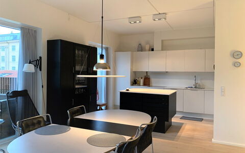 Frederiksberg - Carlsberg City - 2 Bedrooms: Frokostlokale, Køkken