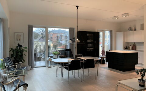 Frederiksberg - Carlsberg City - 2 Bedrooms: Frokostlokale, Køkken