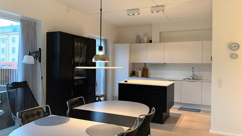 Frederiksberg - Carlsberg City - 2 Bedrooms: Frokostlokale, Køkken