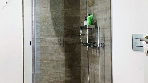 2 Bedrooms - 5 People - Close To Metro: Badeværelse