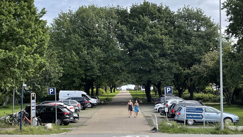 2 Bedrooms - 5 People - Close To Metro: Altan / terrasse / gårdhave, Udendørs