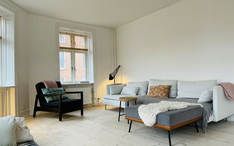 Close To The Lakes - 4 People