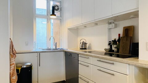 Close To The Lakes - 4 People