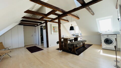 Amager - 5 People - 2 Bedrooms - Balcony: Frokostlokale, Køkken, Stue