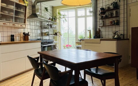 Cozyness - Vintage Apartment At Nørrebro: Frokostlokale, Køkken