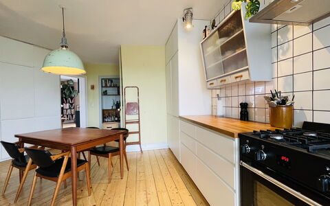 Cozyness - Vintage Apartment At Nørrebro: Frokostlokale, Køkken