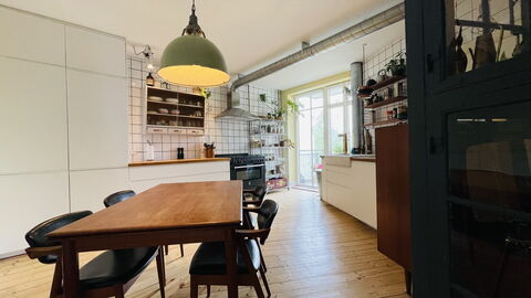 Cozyness - Vintage Apartment At Nørrebro: Frokostlokale, Køkken