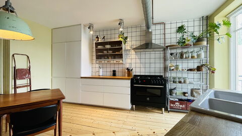 Cozyness - Vintage Apartment At Nørrebro: Frokostlokale, Køkken