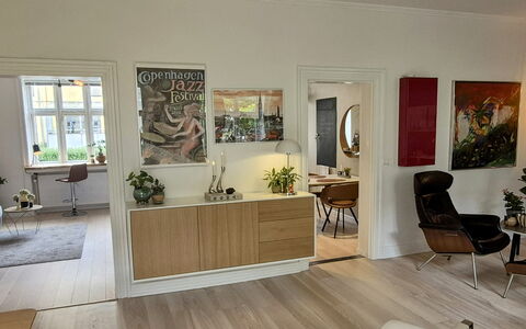 Close To Tivoli - 2 Bedrooms: Frokostlokale, Stue