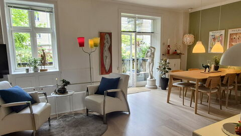 Close To Tivoli - 2 Bedrooms: Frokostlokale, Stue