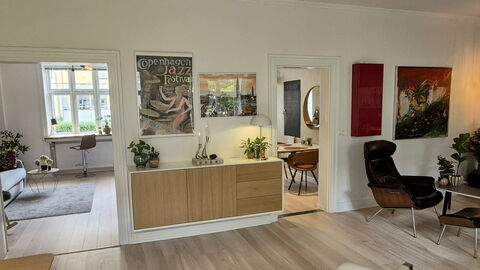 Close To Tivoli - 2 Bedrooms: Frokostlokale, Stue