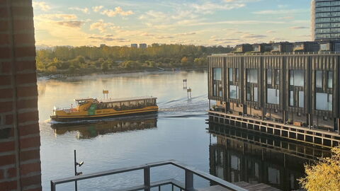 2 Bedrooms - 4 People - Free Parking: Altan / terrasse / gårdhave, Udendørs, Udvendige