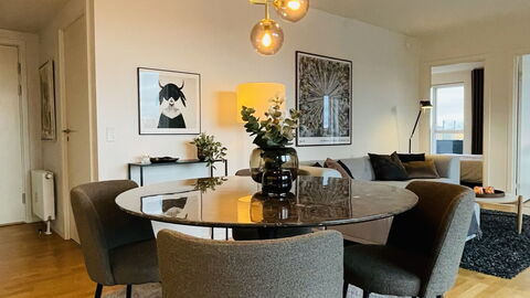 2 Bedrooms - 4 People - Free Parking: Frokostlokale, Stue