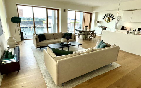 Exclusive- Center - 2br 2 Bath - Nyhavn - Min. 30 Days: Frokostlokale, Køkken, Stue