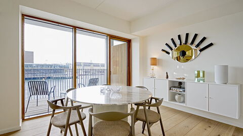 Exclusive- Center - 2br 2 Bath - Nyhavn - Min. 30 Days: Frokostlokale, Køkken, Stue