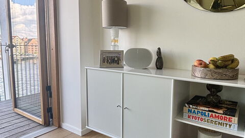 Exclusive- Center - 2br 2 Bath - Nyhavn - Min. 30 Days: Frokostlokale, Køkken, Stue