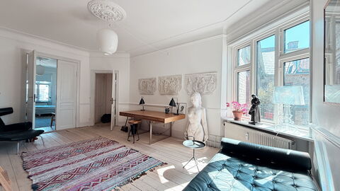 Frederiksberg - Close To Tivoli - 4 Br - 6 People: Andet værelse, Frokostlokale, Køkken, Stue