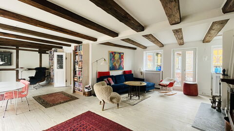 Ultimate Location - Private Roof Terrace - 2 Bedrooms - 4 People: Stue