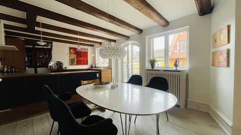 Ultimate Location - Private Roof Terrace - 2 Bedrooms - 4 People: Frokostlokale, Køkken