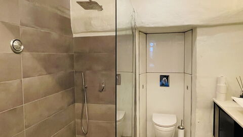 Hellerup - Close To Train - 2 Levels - 6 People: Badeværelse