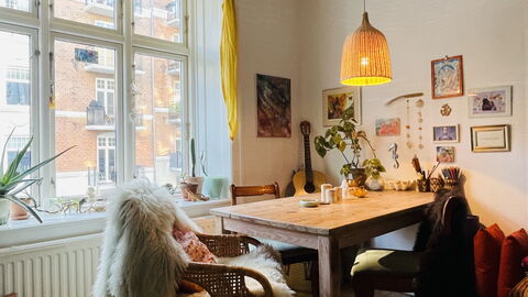 Østerbro - Good Karma - Close Metro 3 People: Frokostlokale, Stue